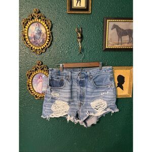Levi’s 501 Denim Cutoff Shorts Women’s Size 31 Button Fly Classic Blue Distresse